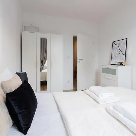 Urban - Great Location - Center - Pereca Lejlighed